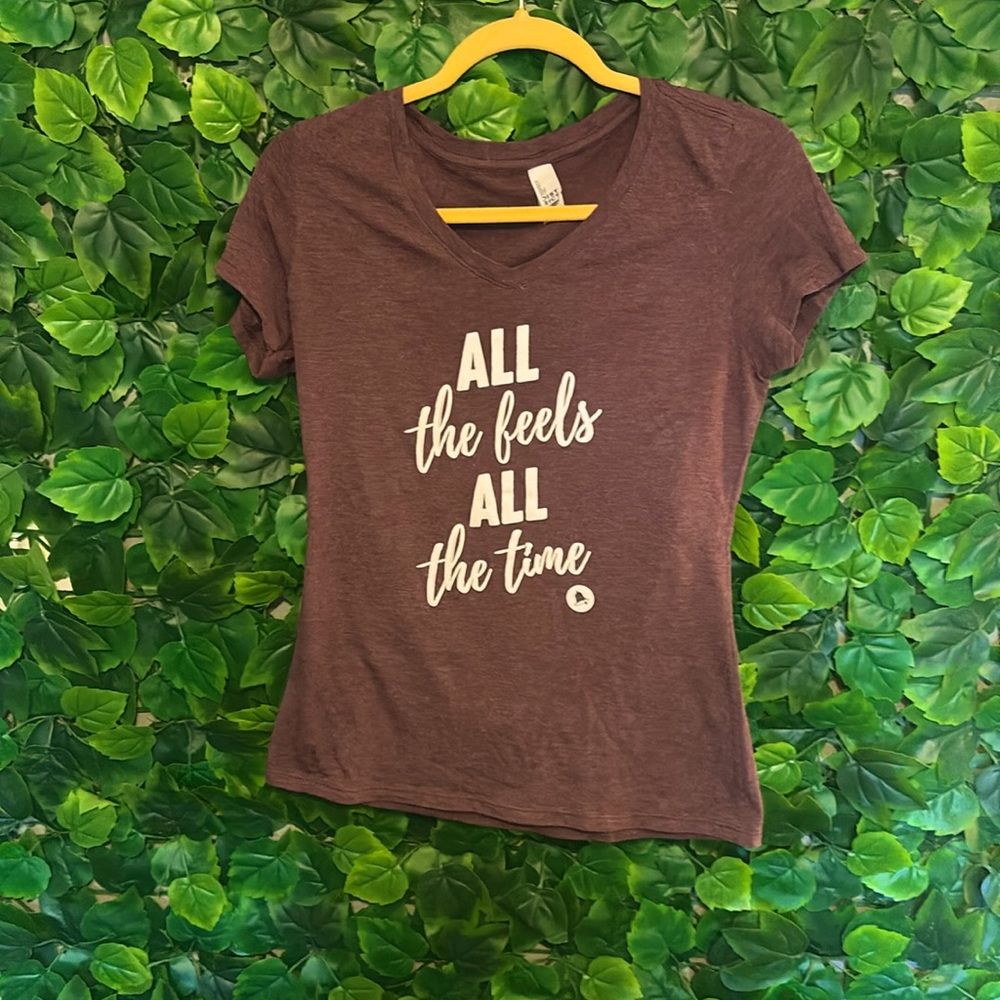 Perfect tri District Tee “All the Feels, All the Time” (S)